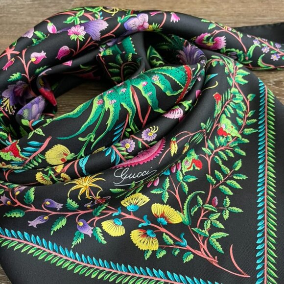 New Gucci Scarf Classic Flora Print Multicolor GG Logo Black Silk Wrap - Picture 8 of 14